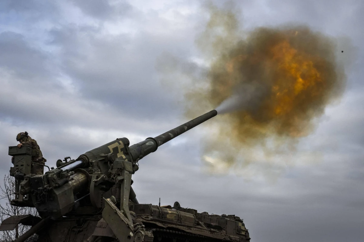 Rosjanie poczynili niewielkie postępy w południowej części Bachmutu, lecz tempo ich operacji zwalnia. Ukraińcy przeprowadzili kontrataki na południowo-zachodnich i północno-zachodnich obrzeżach miasta - napisał w najnowszym raporcie amerykański Instytut Studiów nad Wojną (ISW). 