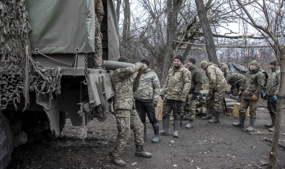 Według szefa miejscowej administracji wojskowej Witalija Barabasza, miasto Awdijiwka w obwodzie donieckim jest celem ciężkich ataków rosyjskiej artylerii i systemów rakietowych. Niektórzy ukraińscy urzędnicy twierdzą, że miasto może stać się "drugim Bachmutem" - podał portal amerykańskiej telewizji CNN.