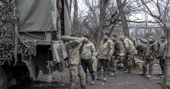 Według szefa miejscowej administracji wojskowej Witalija Barabasza, miasto Awdijiwka w obwodzie donieckim jest celem ciężkich ataków rosyjskiej artylerii i systemów rakietowych. Niektórzy ukraińscy urzędnicy twierdzą, że miasto może stać się "drugim Bachmutem" - podał portal amerykańskiej telewizji CNN.