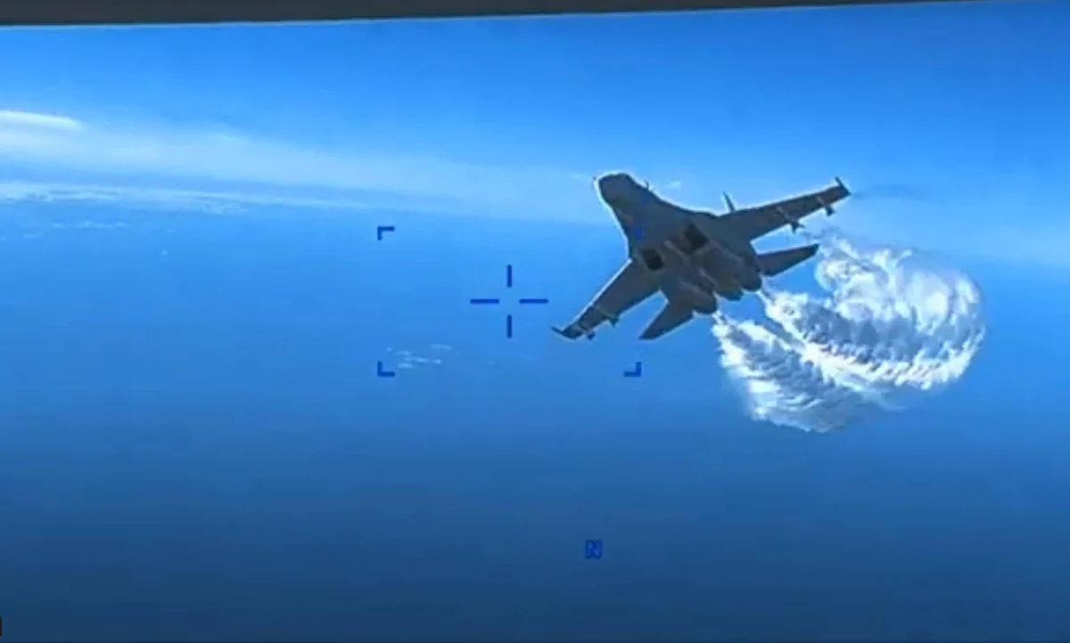 Rzecznik Rady Bezpieczeństwa Narodowego USA John Kirby nazwał "śmieszną" decyzję Ministerstwa Obrony Federacji Rosyjskiej, które przyznało odznaczenia państwowe pilotom myśliwców Su-27 eskortującym amerykańskiego drona MQ-9 Reaper przed jego strąceniem nad Morzem Czarnym.