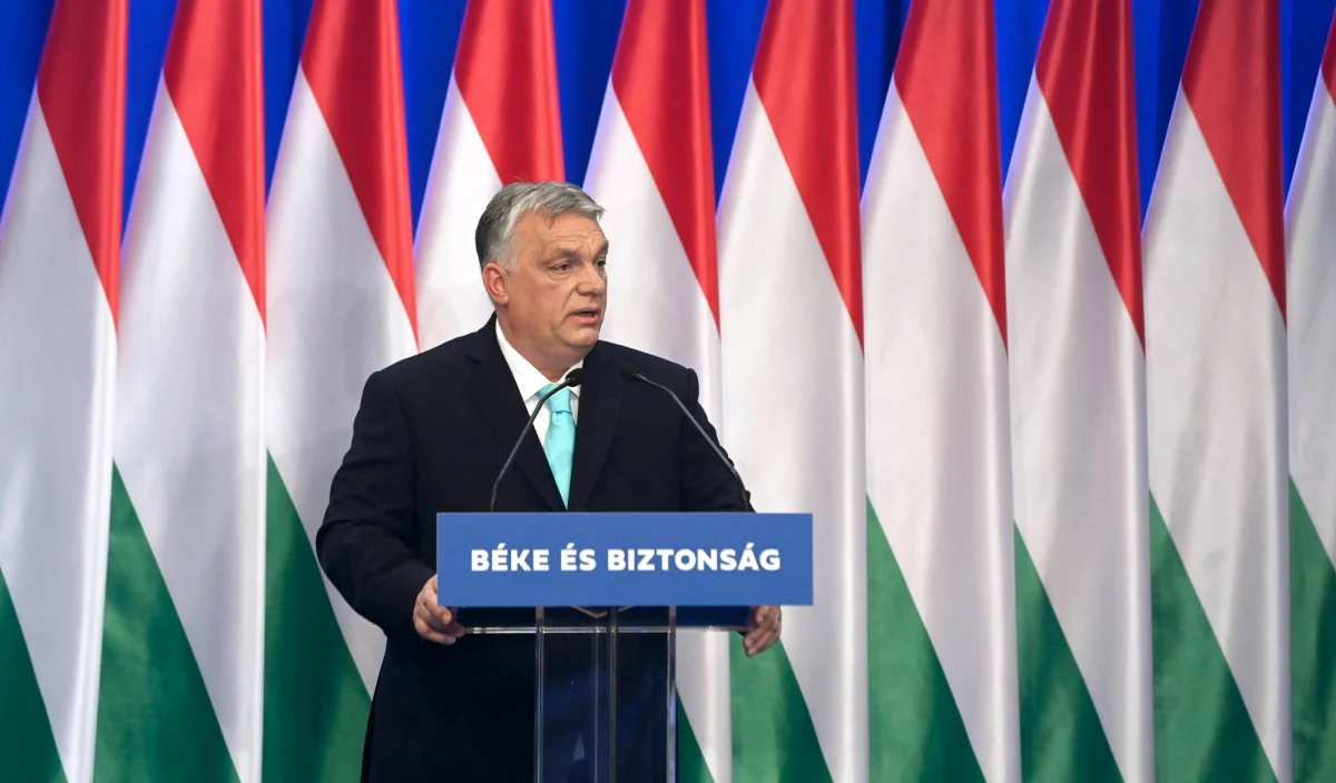 Szef kancelarii premiera Węgier Gergely Gulyás powiedział podczas konferencji prasowej, że Władimir Putin nie zostałby aresztowany po przybyciu na Węgry. Jak wyjaśnił, ma to związek z węgierskim prawem.