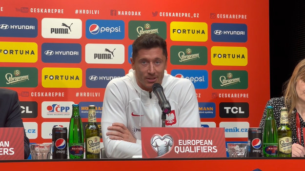 Robert Lewandowski podczas konferencji prasowej reprezentacji Polski przed meczem eliminacji ME 2024 z Czechami. Przeprosił kibiców za aferę premiową podczas MŚ w Katarze.