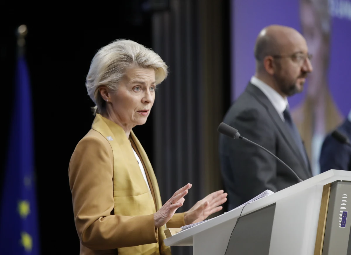 „Uprowadzanie i deportowanie ukraińskich dzieci do Rosji, to zbrodnia wojenna; wydany przez Międzynarodowy Trybunał Karny (MTK) nakaz aresztowania Władimira Putina jest w związku z tym jak najbardziej uzasadniony” - oświadczyła w czwartek wieczorem na konferencji prasowej w Brukseli przewodnicząca Komisji Europejskiej Ursula von der Leyen.