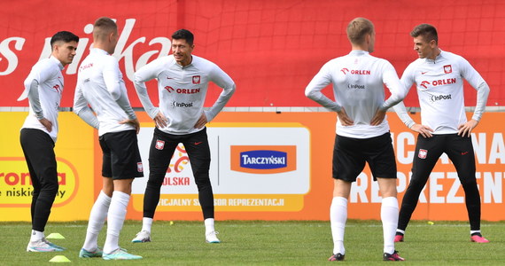 Wieczornym meczem z Czechami piłkarska reprezentacja Polski otwiera nowy rozdział. Spotkaniem w Pradze nie tylko zainauguruje udział w eliminacjach mistrzostw Europy 2024, ale zarazem będzie to jej pierwszy występ pod wodzą selekcjonera Fernando Santosa. Początek meczu o godzinie 20:45.