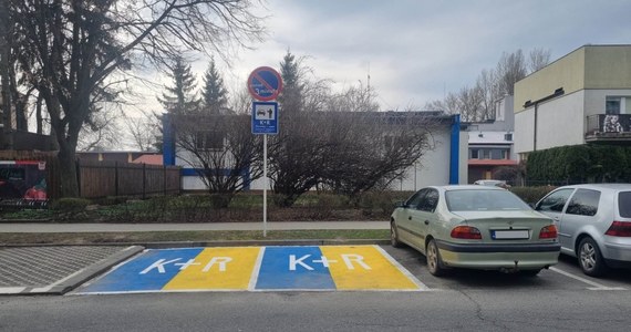 Ułatwiające krótki postój miejsca pojawiły się przy ul. Kochanowskiego na os. 1000-lecia, tuż obok dworca kolejowego. Kolejne powstają w rejonie szkoły podstawowej i przedszkola przy ul. Lwowskiej.