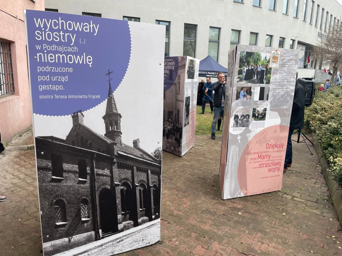 Na skwerze przed siedzibą oddziału Instytutu Pamięci Narodowej w Lublinie odsłonięto wystawę pod tytułem - "Siostry, [...] matkami żydowskich dzieci". Chodzi o zakonnice - Siostry Franciszkanki Rodziny Maryi, które ocaliły setki żydowskich dzieci. ​Dzisiaj obchodzony jest Narodowy Dzień Pamięci Polaków Ratujących Żydów pod okupacją niemiecką. 