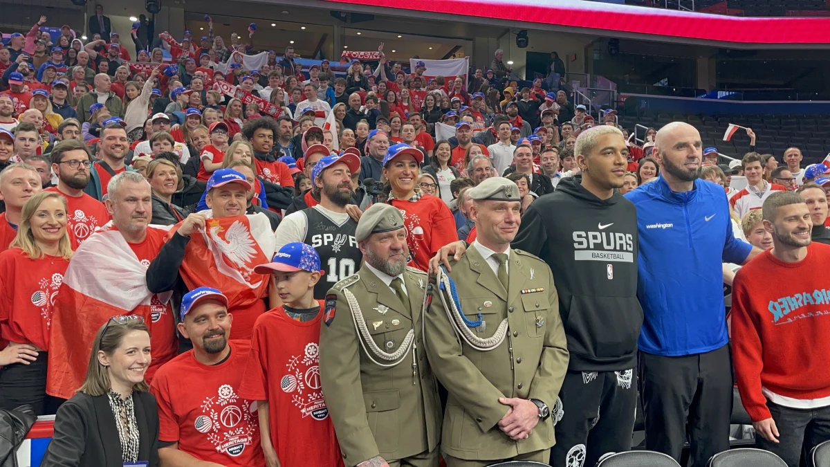 Washington Wizards pokonali w nocy czasu polskiego San Antonio Spurs 136:124. W czasie tego spotkania Marcin Gortat - były zawodnik waszyngtońskiej drużyny, a obecnie jeden z trenerów tego zespołu - zorganizował "Noc Polskiego Dziedzictwa".