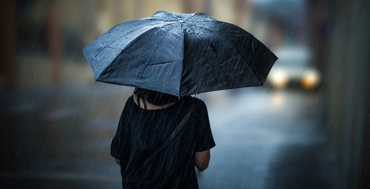 Instytut Meteorologii i Gospodarki Wodnej wydał ostrzeżenia pierwszego stopnia przed burzami. Dotyczą one 10 województw.