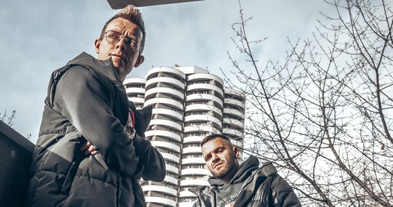 Tworzą hip-hop i pochodzą z Tarnowskich Gór w woj. śląskim. Poznajcie duet "2StronaEkranu", czyli Adama Karasia i Fabiana Kupskiego.
