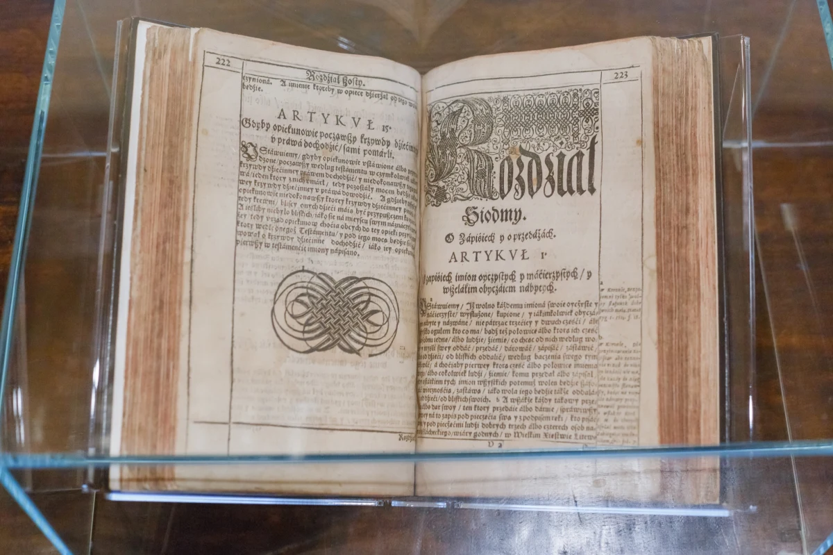 ​Z koncepcją powołania w obecnych czasach struktury na wzór unii polsko-litewskiej wystąpił w niedzielę amerykański magazyn "Foreign Policy". Stwierdził, że zapoczątkowany ponad 600 lat temu układem w Krewie związek oferuje rozwiązania dla dzisiejszej Europy.