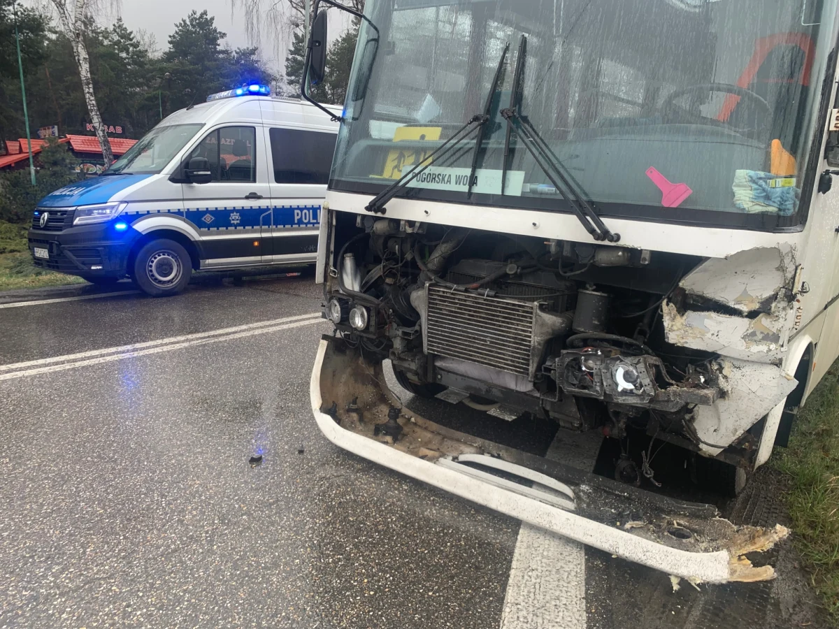 Dwie osoby zostały poszkodowane w wypadku na drodze krajowej numer 94 w Pogórskiej Woli w Małopolsce. Informację o tym zdarzeniu dostaliśmy na Gorącą Linię RMF FM. 