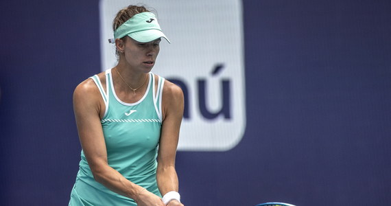 Rozstawiona z numerem 20. Magda Linette przegrała ze startującą z "trójką" Amerykanką Jessicą Pegulą 1:6, 5:7 w meczu 1/8 finału prestiżowego turnieju tenisowego WTA 1000 na twardych kortach w Miami. Pula nagród turnieju wynosi 8,8 mln dolarów.