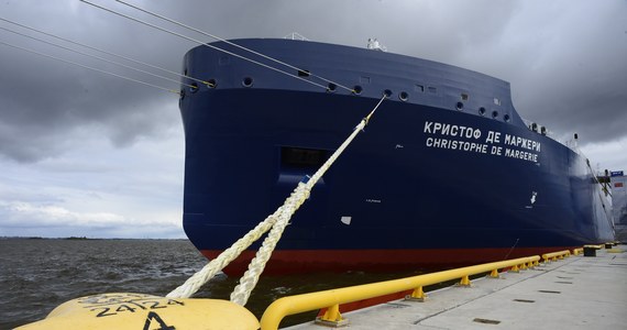 ​Kraje UE będą mogły blokować rosyjskie dostawy LNG bez nakładania sankcji - informuje Bloomberg. Unia chce stworzyć mechanizm, który pozwoli państwom na własną rękę zablokować import skroplonego gazu.