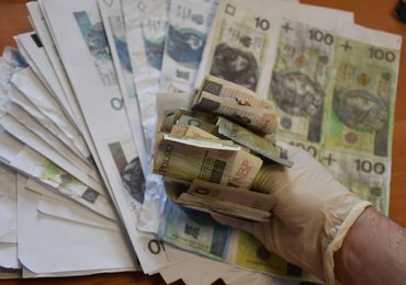 Płacił fałszywymi banknotami. Chciał zaimponować kolegom, że ma kasę