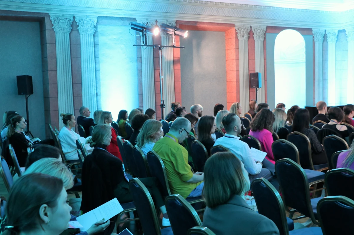 W Krakowie odbyła się pierwsza edycja konferencji skupionej wokół społecznej odpowiedzialności biznesu - CSR POLAND 2023. Po południu w Sukiennicach przyznano po raz pierwszy statuetki CSR Poland Awards dla osób i firm zaangażowanych społecznie.