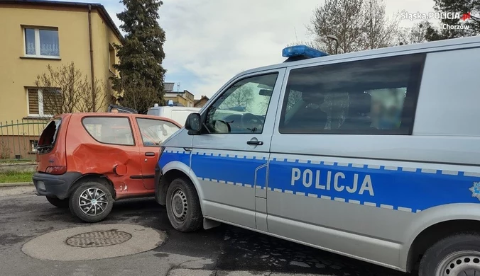 Kierowca seicento uciekał policji. Auto zatrzymało się na radiowozie