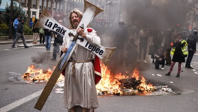 Masowe protesty we Francji. Ponad 2 miliony ludzi wyszło na ulice