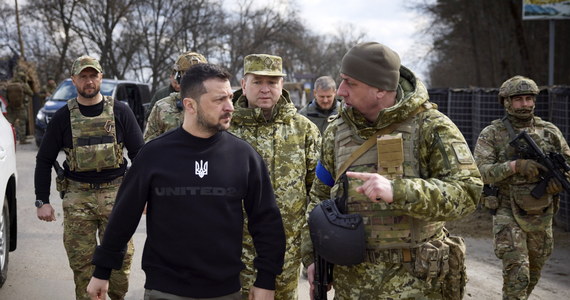 Ukraina nie może przegrać trwającej od siedmiu miesięcy bitwy o Bachmut na wschodzie kraju, żeby Władimir Putin nie poczuł krwi - oświadczył ukraiński prezydent Wołodymyr Zełenski w rozmowie z agencją Associated Press.