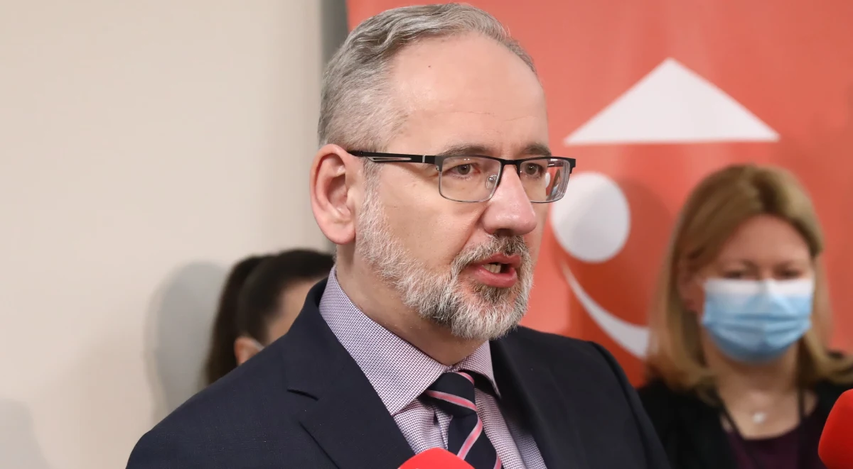 ​Jeszcze nie możemy mówić o odejściu od stanu zagrożenia epidemicznego - stwierdził w środę minister zdrowia Adam Niedzielski. Zachorowań na Covid-19 jest coraz mniej, ale nadal jest dużo infekcji grypowych - wskazał.
