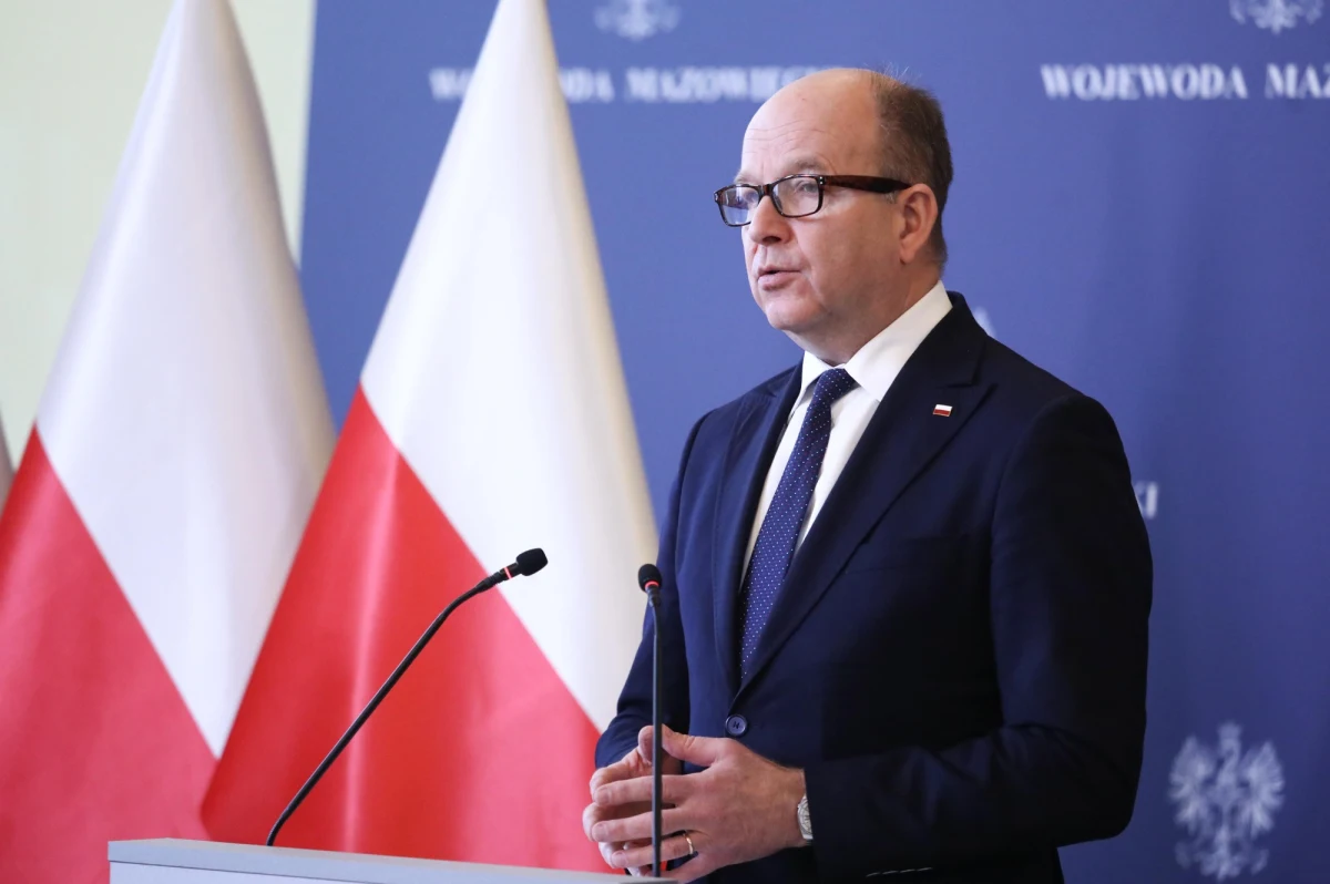 Wojewoda mazowiecki Konstanty Radziwiłł złożył w kancelarii premiera wniosek o odwołanie go ze stanowiska wraz z końcem marca - dowiedział się reporter RMF FM. W najbliższym czasie Radziwiłł ma zostać ambasadorem Polski na Litwie.