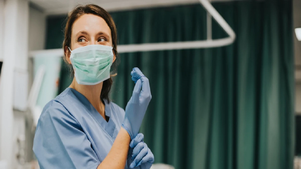 Związki zawodowe pielęgniarek i położnych ze Szpitala Uniwersyteckiego w Krakowie planują na czwartek pikietę protestacyjną. Protestujący nie zgadzają się na brak uznania kwalifikacji zawodowych przy ustalaniu wynagrodzeń przez władze placówki.