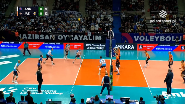 Skrót meczu półfinału Ligi Mistrzów siatkarzy Halkbank Ankara – Jastrzębski Węgiel 1:3 (22:25, 23:25, 25:16, 22:25).

