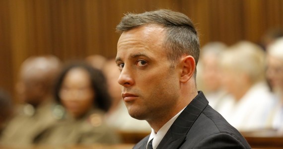 Przebywający w więzieniu południowoafrykański lekkoatleta i biegacz z niepełnosprawnościami Oscar Pistorius, skazany za zamordowanie swojej narzeczonej, złożył prośbę o warunkowe zwolnienie po 10 latach odbywania kary.