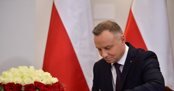 Prezydent Andrzej Duda podpisał w czwartek ustawę o Krajowej Sieci Onkologicznej. Zakłada ona poprawę organizacji systemu udzielania świadczeń opieki zdrowotnej w zakresie onkologii.