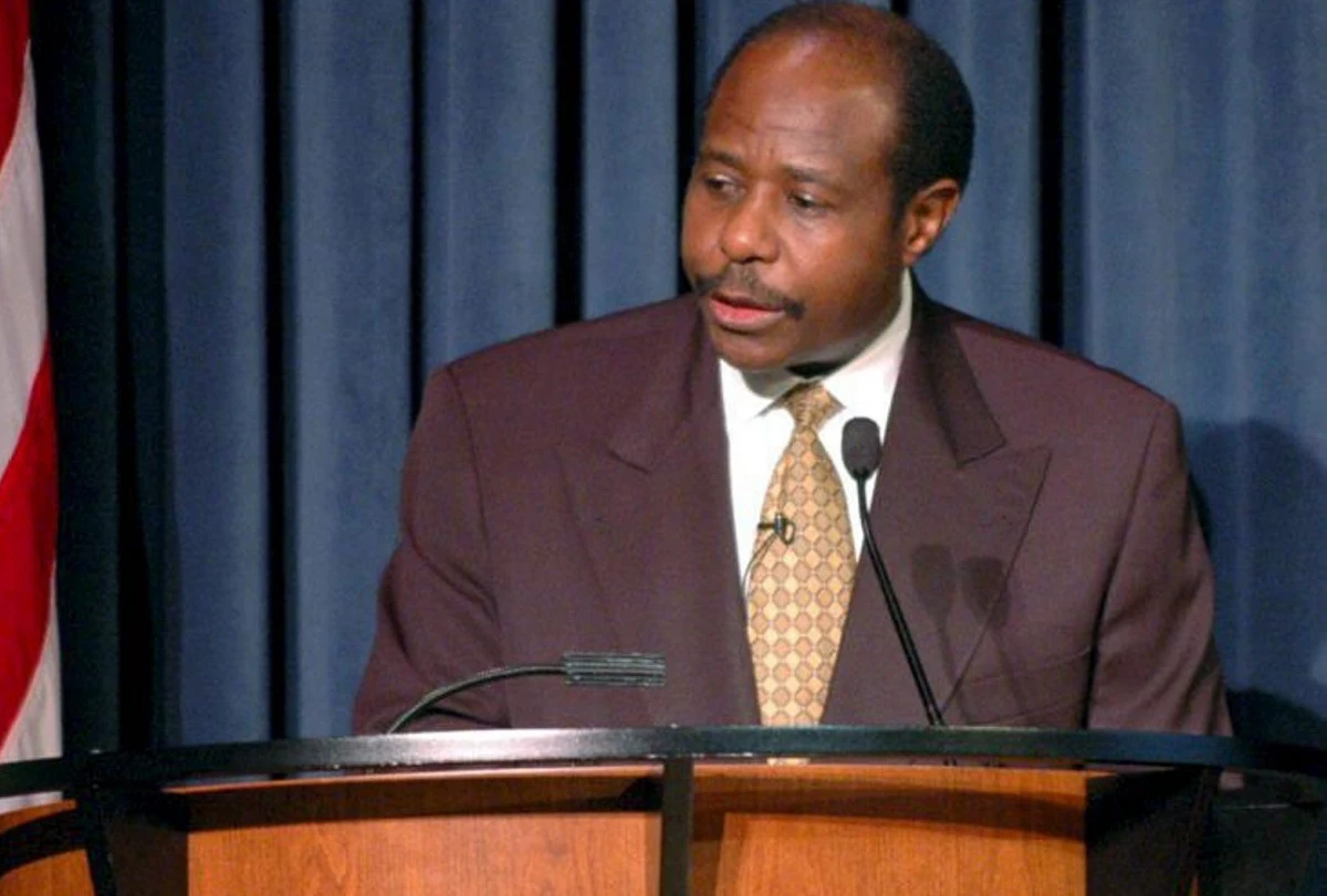 Na wolność wyszedł Paul Rusesabagina - dyrektor hotelu w Kigali, stolicy Ruandy, który w 1994 roku uratował ponad 1000 osób podczas ludobójstwa w tym kraju. We wrześniu 2020 roku został on skazany na 25 lat więzienia.