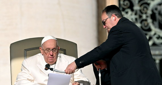 Argentyński kardynał Leonardo Sandri odprawi w Niedzielę Palmową mszę na placu Świętego Piotra w Watykanie. Subdziekan Kolegium Kardynalskiego poinformował o tym w czwartek agencję prasową Ansa. Papież Franciszek od środy jest w szpitalu z powodu infekcji dróg oddechowych.