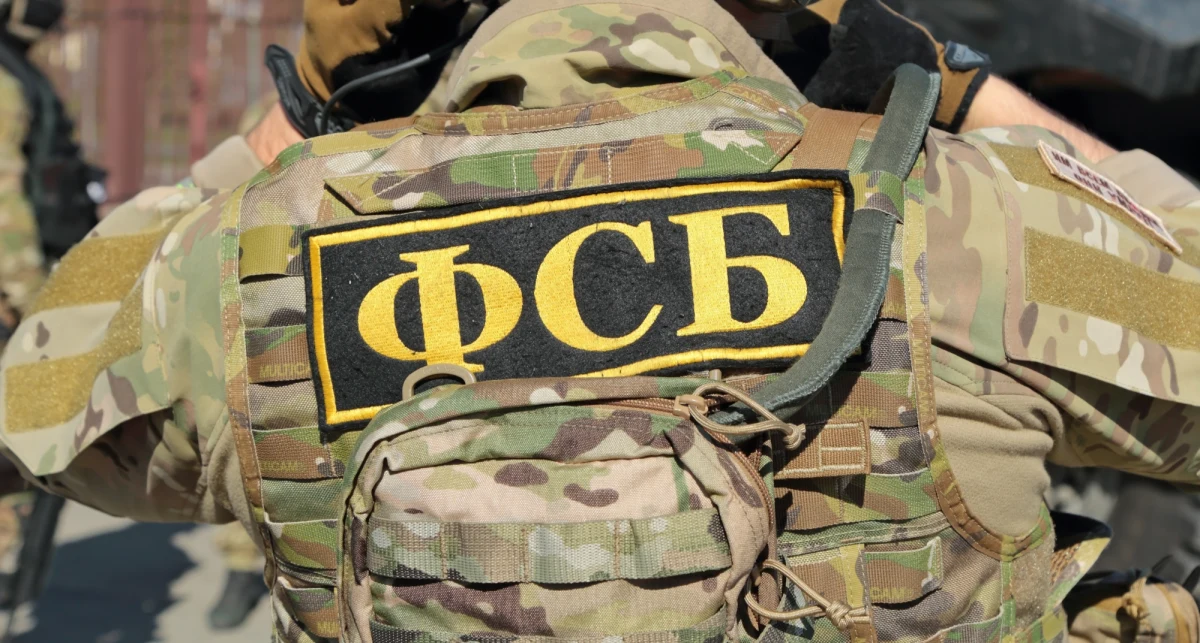 ​Sąd w Moskwie na wniosek FSB zdecydował o areszcie korespondenta "Wall Street Journal", Amerykanina Evana Gershkovicha, którego Rosjanie podejrzewają o szpiegostwo. Posiedzenie odbyło się za zamkniętymi drzwiami, dziennikarz nie przyznał się do zarzucanych mu czynów.