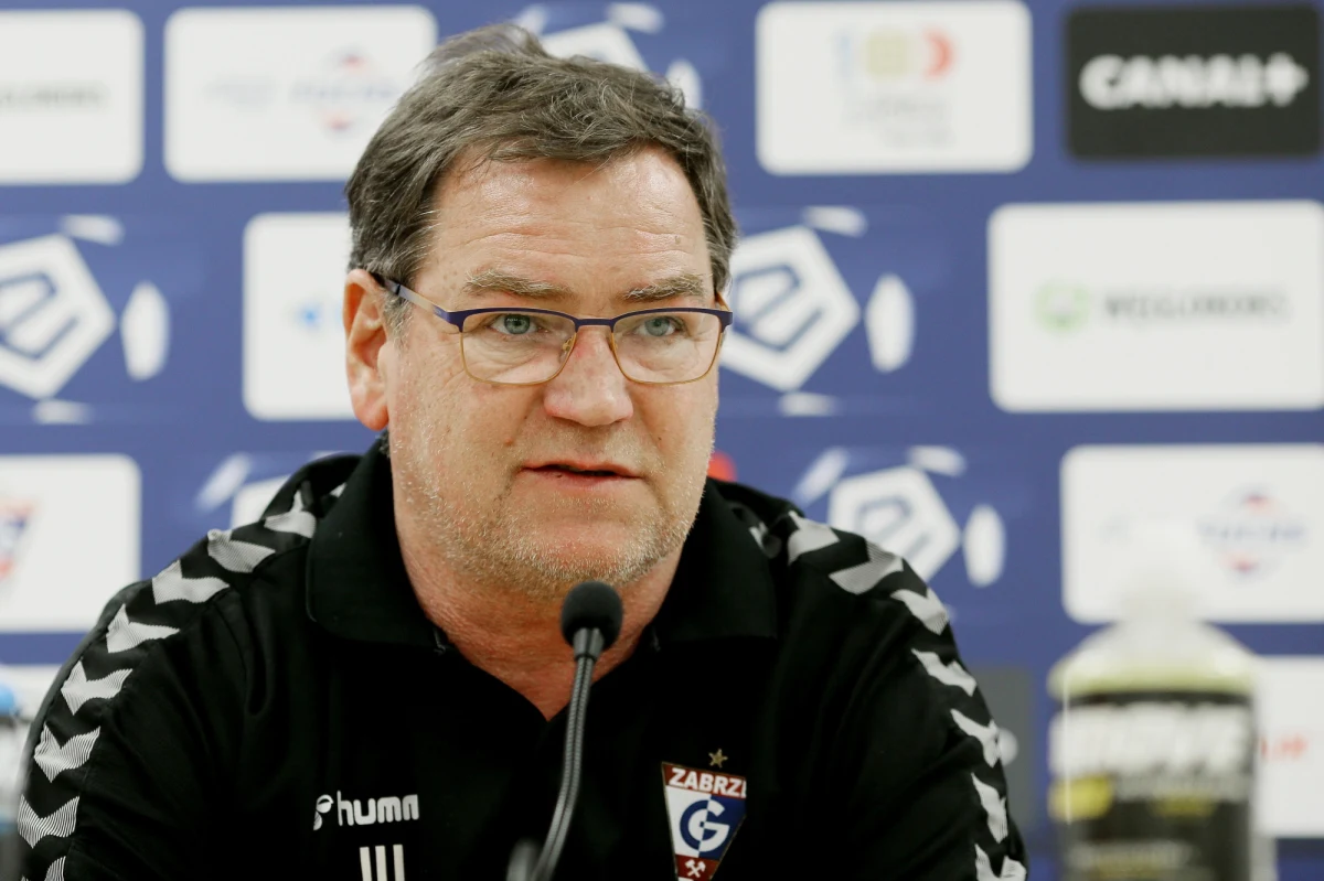 Legia Warszawa przed ostatnią szansą na próbę dogonienia Rakowa! Ekipa z Częstochowy przyjedzie do stolicy, by zagrać arcyważne spotkanie. Jego wynik może przesądzić o tym, do kogo trafi tytuł mistrza Polski. Jeśli Legia przegra jutro na własnym stadionie, to przed Rakowem otworzy się być może jeszcze nie autostrada, ale na pewno droga ekspresowa do wygrania ligi w tym sezonie. Ale to nie jedyne interesujące spotkania, które w ten weekend będziecie mogli zobaczyć w Canal+!