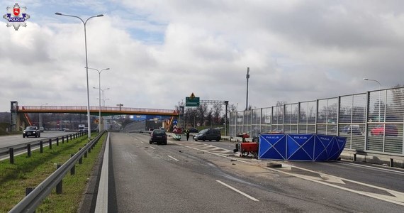 56-letni kierowca ciągnika rolniczego zginął po zderzeniu z autem osobowym na drodze krajowej 19 w Elizówce na Lubelszczyźnie. Pojazd, którym kierował przewrócił się na jezdnię.

