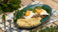 „Ewa gotuje”: Bryzol z pieczarkami i jajem sadzonym