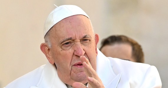 Papież Franciszek ma opuścić w sobotę szpital - poinformował Watykan. Od środy papież przebywa w rzymskiej klinice Gemelli z powodu zapalenia oskrzeli.