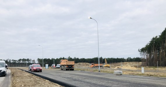 W lipcu Łódź - jako pierwsze miasto w Polsce - będzie miała kompletny ring drogowy autostradowo-ekspresowy - dowiedziała się dziennikarka RMF FM. Budowa ostatniego odcinka, który domknie tę obwodnicę, jest na finiszu.
