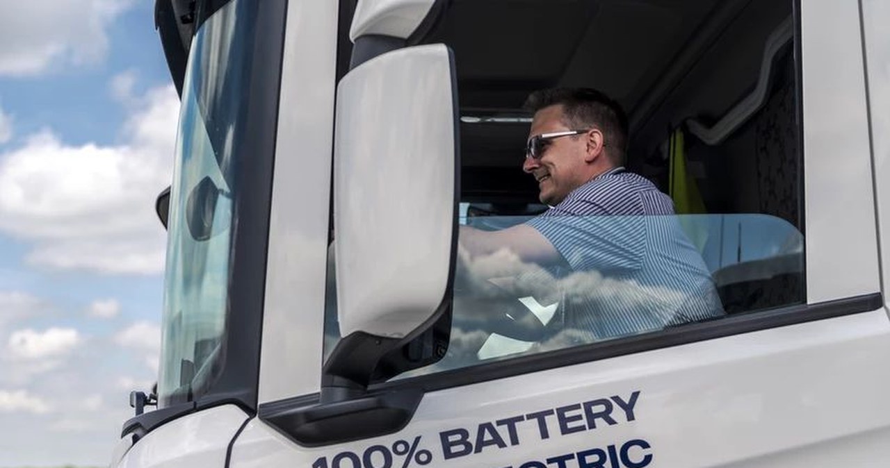 Mandat za firanki w ciężarówce. Policjanci mogą sami oceniać wykroczenie