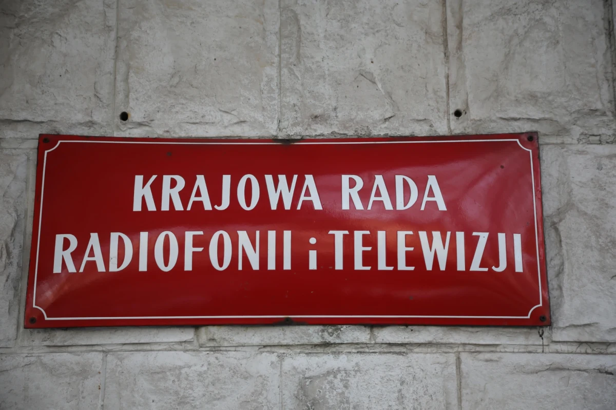 Przewodniczący KRRiT Maciej Świrski wszczyna postępowanie w sprawie reportażu TVN pt. "Franciszkańska 3". Już 15 marca Świrski informował, że do Krajowej Rady Radiofonii i Telewizji wpływają skargi w związku z tą audycją.