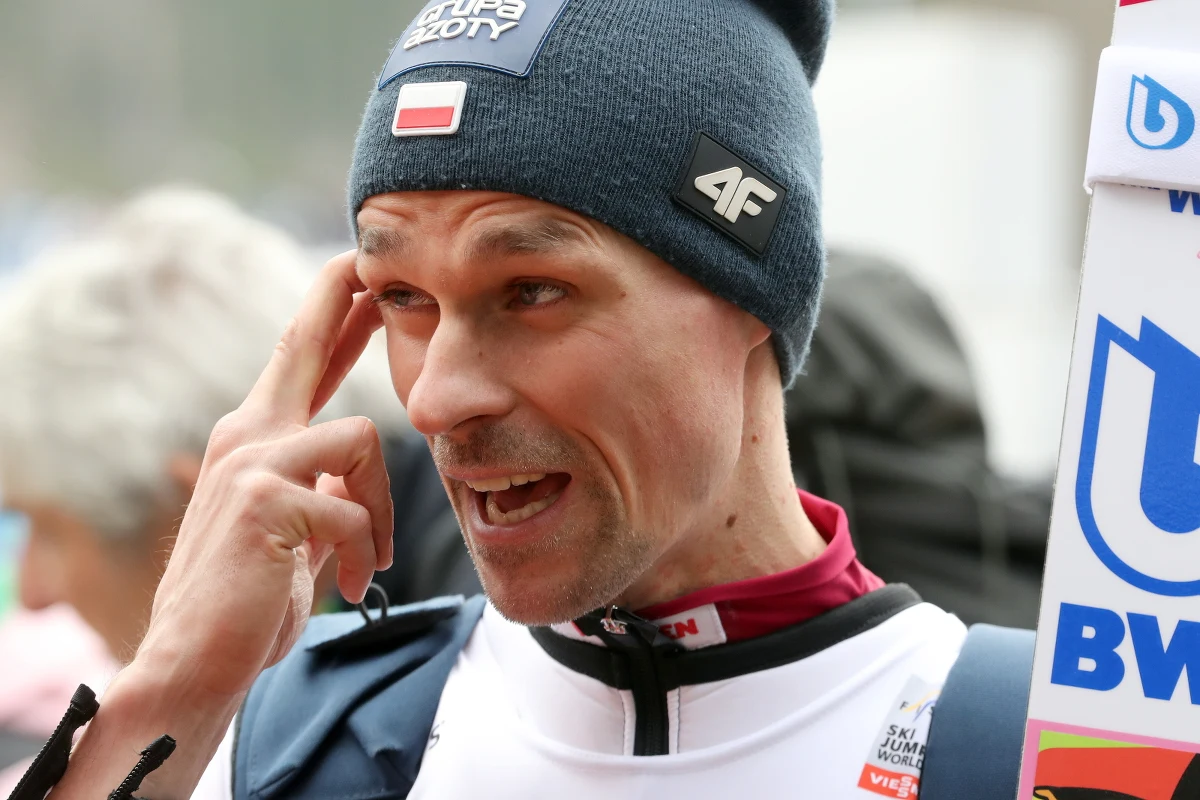 Piotr Żyła, który poszybował na 234 m, zajął trzecie miejsce w przełożonym z piątku konkursie lotów narciarskich w słoweńskiej Planicy. Triumfował Austriak Stefan Kraft, który doleciał do 239,5 m. Rozegrano tylko jedną serię lotów.