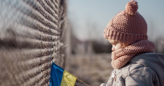 ​W Słowiańsku na Ukrainie miejska komisja ochrony praw dziecka podjęła decyzję o przymusowej ewakuacji dzieci, a opiekunowie, którzy odmówią wyjazdu, zostaną pozbawieni praw do opieki nad dziećmi - podał portal Ukraińska Prawda, powołując się na Ołenę Sokołową, szefową miejskiej służby dziecięcej.