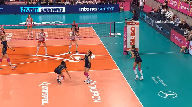 Skrót meczu finałowego TAURON Pucharu Polski kobiet Grupa Azoty Chemik Police - ŁKS Commercecon Łódź 3:2 (21:25, 23:25, 25:22, 25:15, 15:12).

