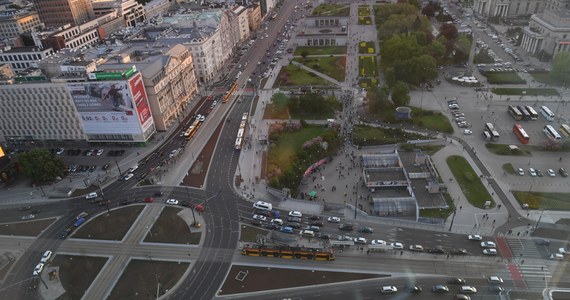 Od dzisiaj zmienia się organizacja ruchu na ulicy Mysiej w centrum Warszawy. Wjazd po raz pierwszy będzie możliwy od strony ulicy Nowy Świat w kierunku Brackiej. Zmiany organizacji ruchu wprowadzane są w związku z przebudową placu Trzech Krzyży.