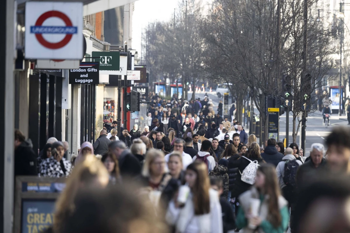 Pięciotygodniowy strajk na tle płacowym rozpoczęli pracownicy biur paszportowych w Wielkiej Brytanii. Protest może spowodować spore zakłócenia przed letnim sezonem wakacyjnym. 