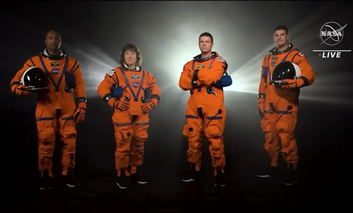 NASA ujawniła nazwiska astronautów, którzy pod koniec 2024 r. polecą w misji Artemis II, okrążą Księżyc, a następnie powrócą na Ziemię, lądując na Oceanie Spokojnym. Misja ta ma potrwać ok. 10 dni. 