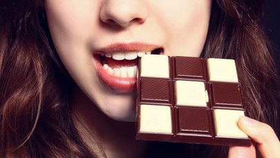 Słodycze zmieniają nasz mózg. I po nie "każe" nam sięgać
