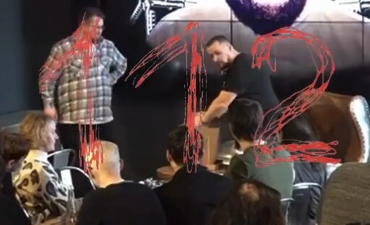 W mediach społecznościowych pojawiły się nagrania z petersburskiej knajpy, gdzie w niedzielę doszło do eksplozji, w której zginął znany rosyjski bloger-propagandysta Właden Tatarski. Do wybuchu doszło w momencie, kiedy jeden z uczestników wydarzenia zadawał mu pytanie.