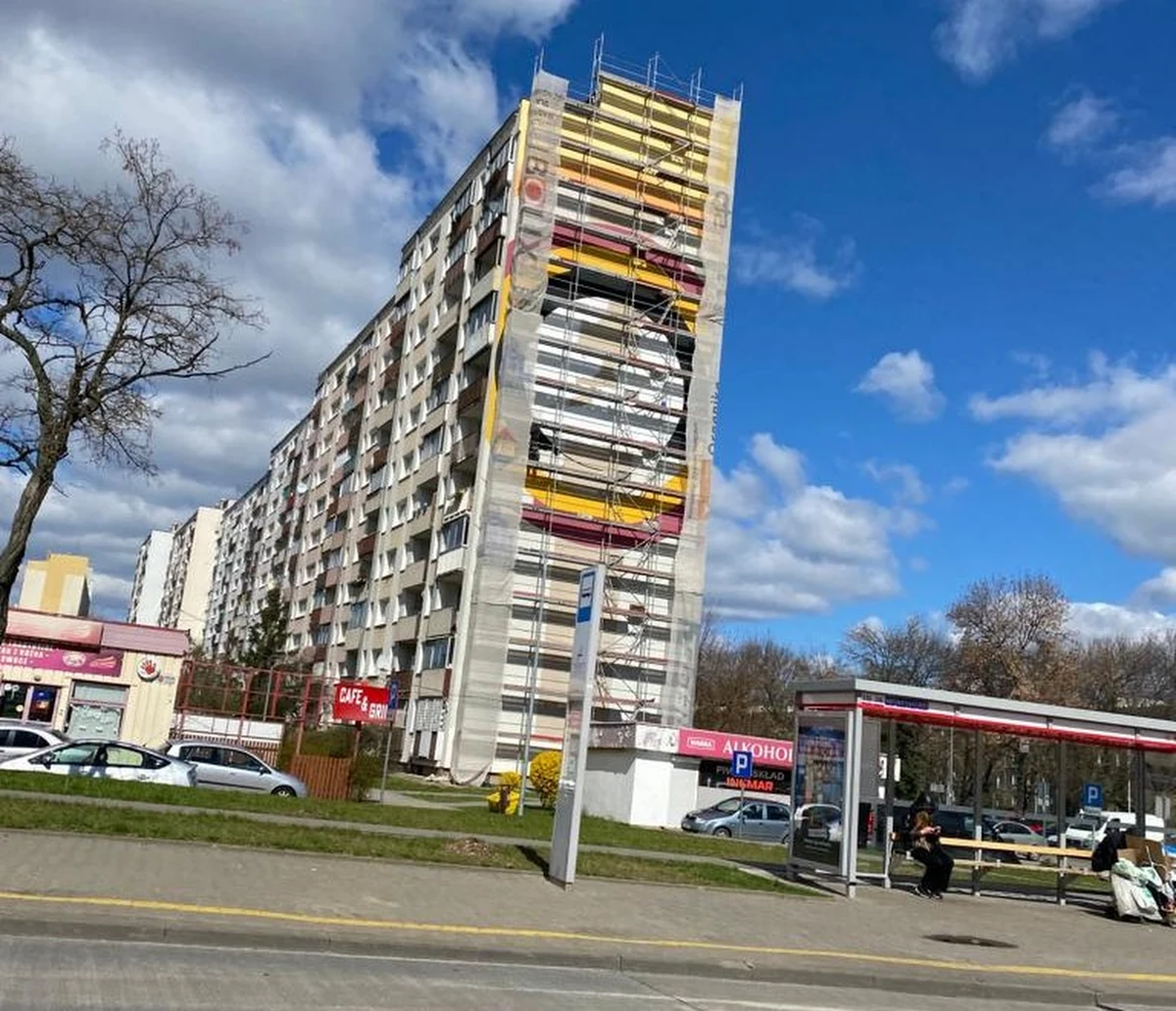 Wyjątkowe malowidło powstaje na fasadzie jednego z bloków na warszawskich Bielanach. To wielobarwny mural, który ma upamiętnić małżeństwo wybitnych artystów estrady, których pokochały pokolenia. Chodzi o Annę Jantar i Jarosława Kukulskiego.