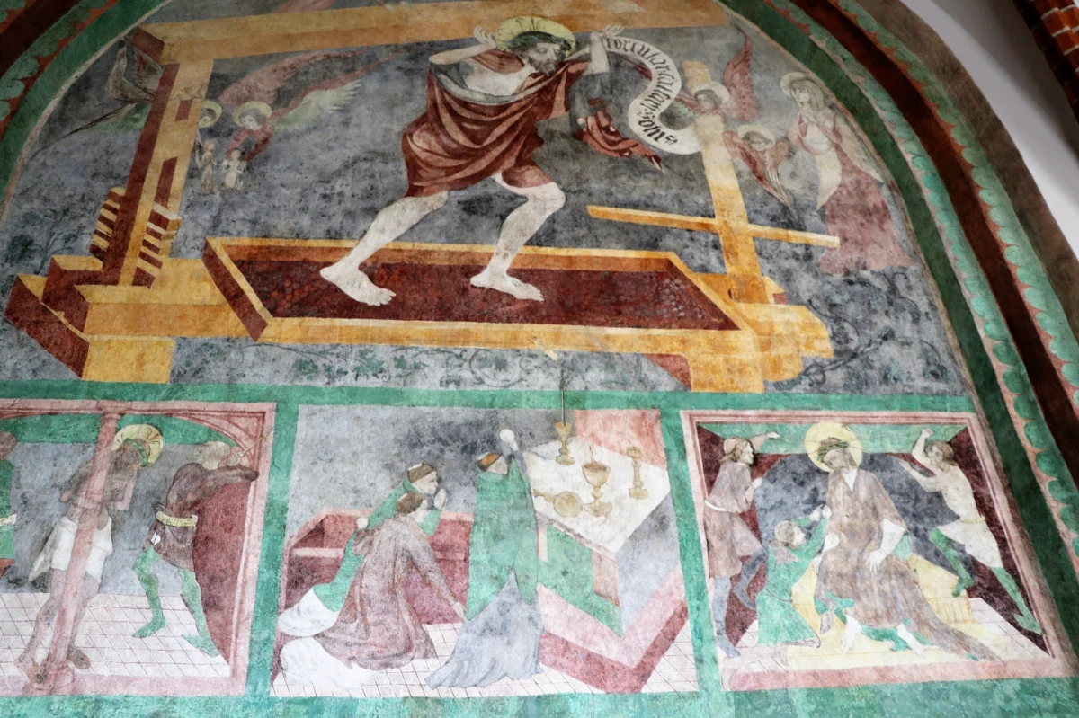 "Dla starożytnych, dla ludzi żyjących w czasach Jezusa, krzyż jest czymś przerażającym. Był narzędziem zbrodni. Karą. Jest czymś, co przysługuje największym przestępcom w Cesarstwie Rzymskim. Jezus umiera śmiercią złoczyńcy" - mówi w rozmowie z RMF FM franciszkanin ojciec Marcin Drąg. 