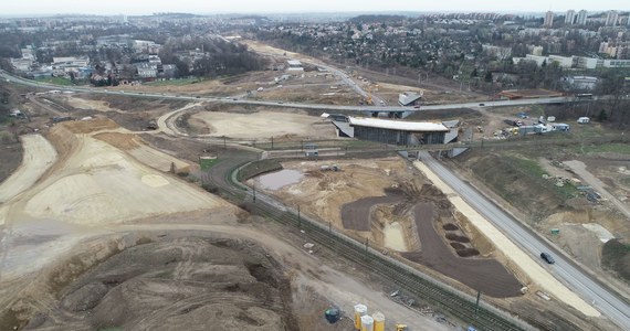 Od piątku, 7 kwietnia, zostaną wprowadzone zmiany w organizacji ruchu na ulicy Karola Łowińskiego w Nowej Hucie. Jak informuje Generalna Dyrekcja Dróg Krajowych i Autostrad, ma to związek z budową drogi ekspresowej S7.