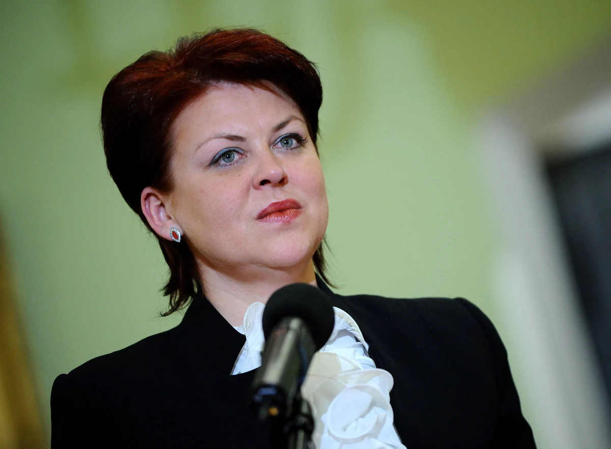 "Nie należy osłabiać nacisków na reżim Łukaszenki" - powiedział na antenie RMF24 działacz opozycji i były ambasador Białorusi w Polsce Paweł Łatuszka. Na antenie Radia RMF24 komentował informację, że szefowa Związku Polaków na Białorusi Angelika Borys została oczyszczona z zarzutów stawianych jej przez władze w Mińska. Zdaniem byłego dyplomaty konieczne jest domaganie się od reżimu Łukaszenki uwolnienia kolejnych więźniów politycznych. 